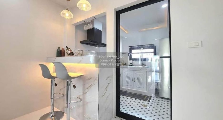 For sale 2 bedrooms townhouse in East Pattaya, Pattaya
