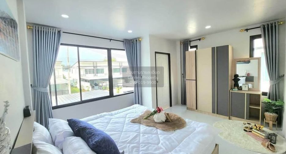 For sale 2 bedrooms townhouse in East Pattaya, Pattaya
