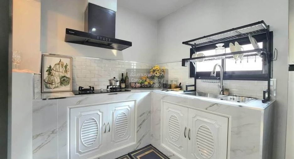 For sale 2 bedrooms townhouse in East Pattaya, Pattaya