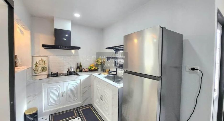 For sale 2 bedrooms townhouse in East Pattaya, Pattaya