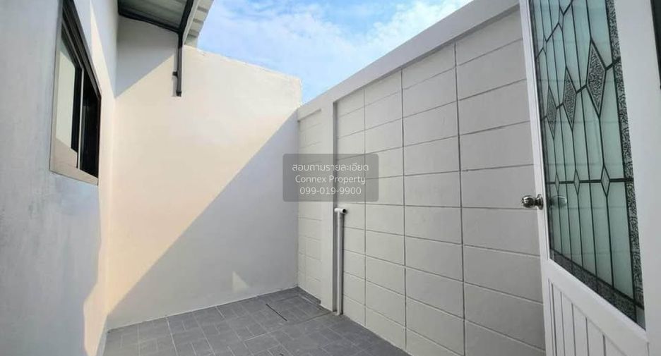 For sale 2 bedrooms townhouse in East Pattaya, Pattaya