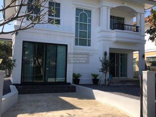 For sale 4 bedrooms house in Lat Krabang, Bangkok