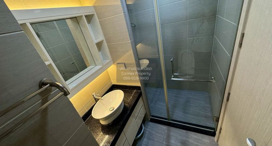 À vendre 2 chambres condo à Huai Khwang, Bangkok