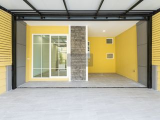 For sale 3 bedrooms townhouse in Prawet, Bangkok