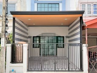 For sale 3 bedrooms townhouse in Lat Krabang, Bangkok