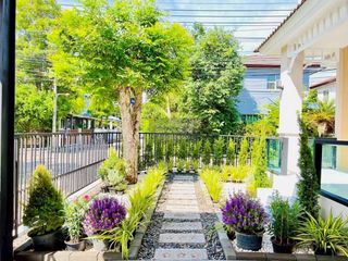For sale 4 bedrooms house in Mueang Pathum Thani, Pathum Thani
