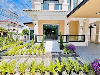 For sale 4 bedrooms house in Mueang Pathum Thani, Pathum Thani