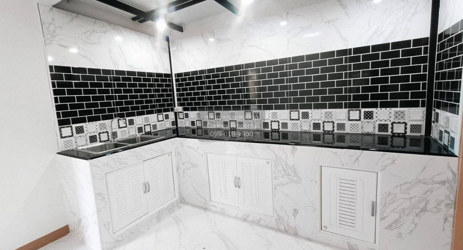 For sale 4 bedrooms house in Bang Khun Thian, Bangkok