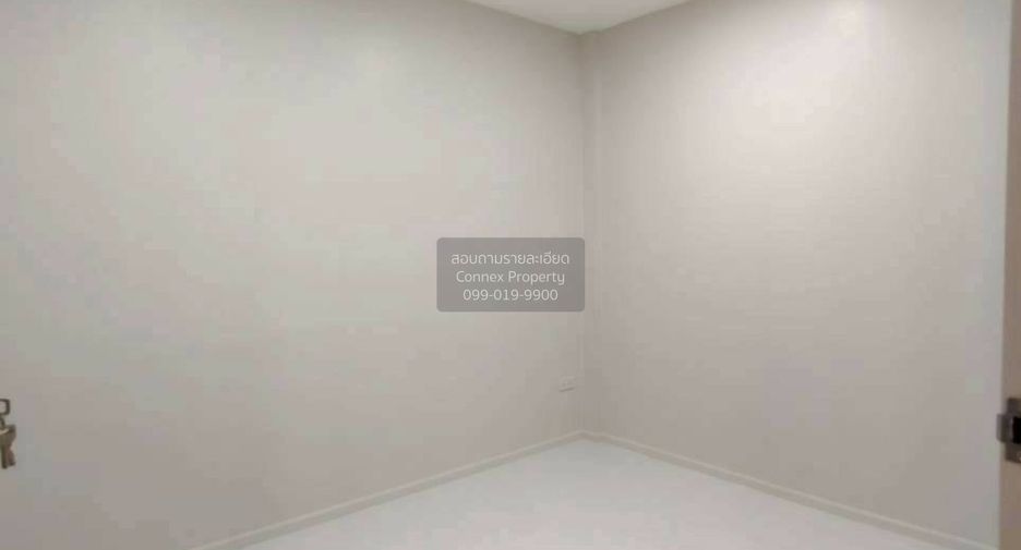 Casa adosada en venta de 4 habitaciones en Sai Noi, Nonthaburi