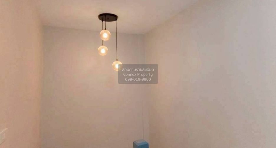 Casa adosada en venta de 4 habitaciones en Sai Noi, Nonthaburi