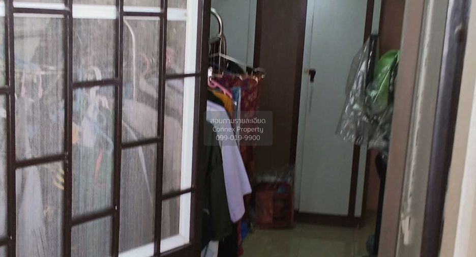 For sale 1 bed retail Space in Mueang Samut Prakan, Samut Prakan