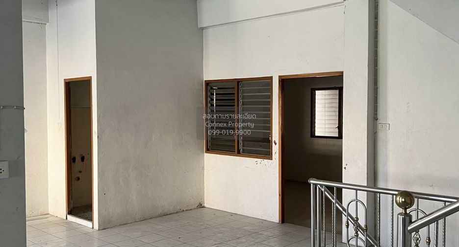 For sale 3 bedrooms townhouse in Thung Khru, Bangkok