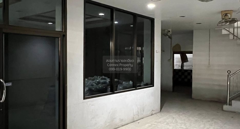 For sale 3 bedrooms townhouse in Thung Khru, Bangkok