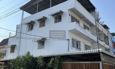 For sale 3 bedrooms townhouse in Thung Khru, Bangkok