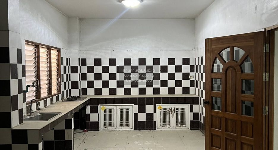 For sale 3 bedrooms townhouse in Thung Khru, Bangkok