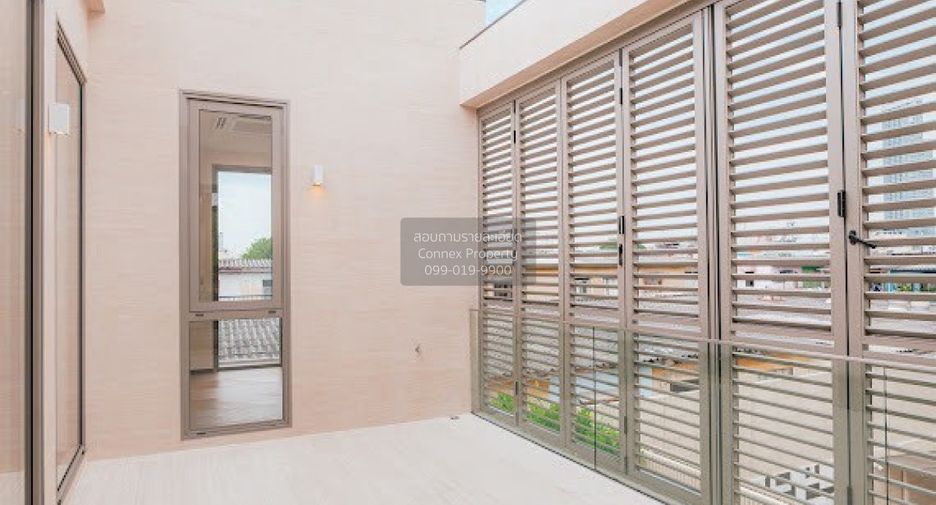 For sale 4 bedrooms house in Bang Kho Laem, Bangkok