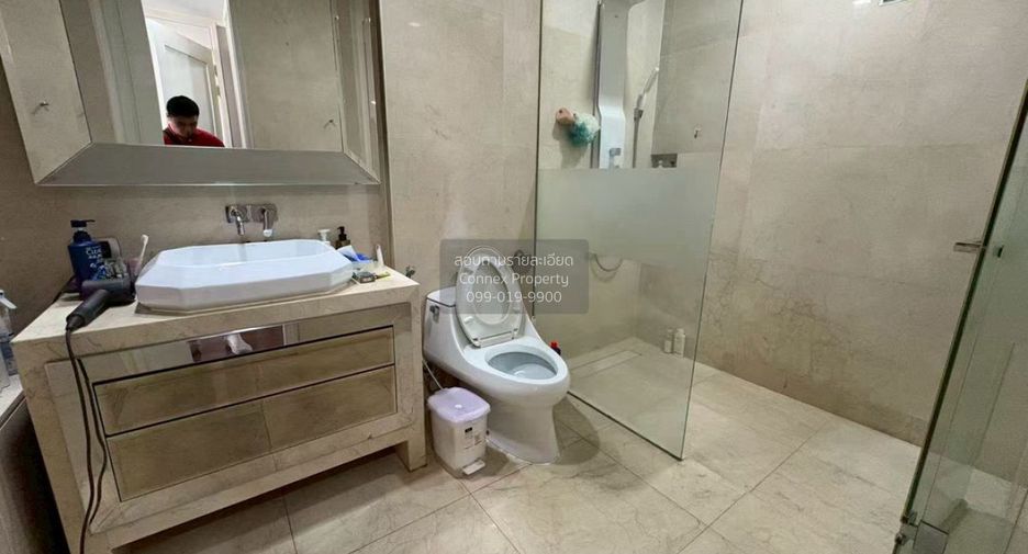 For sale 2 bedrooms condo in Khlong Toei, Bangkok