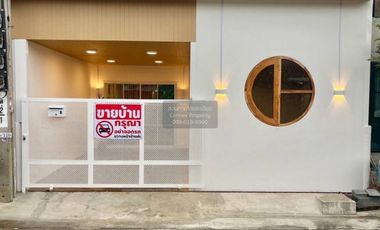 For sale 4 ベッドルーム townhouse in Bang Yai, Nonthaburi