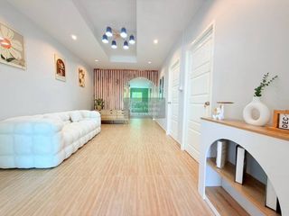 Casa adosada en venta de 4 habitaciones en Bang Yai, Nonthaburi