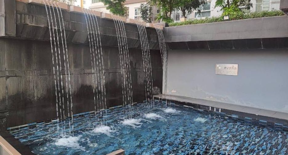 For sale 1 bed condo in Thon Buri, Bangkok
