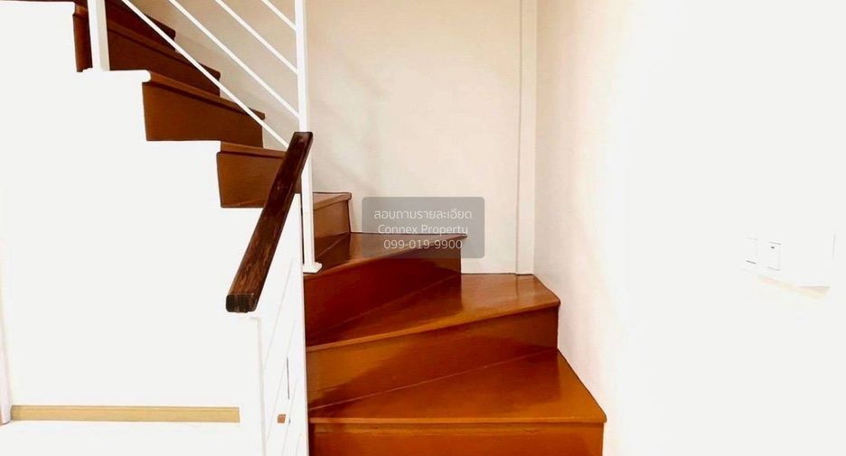 Casa adosada en venta de 3 habitaciones en Bang Kapi, Bangkok