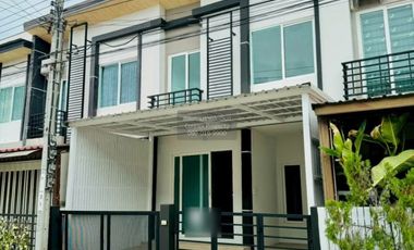 Reihenhaus zum Kauf mit 3 Zimmer in Bang Khun Thian, Bangkok