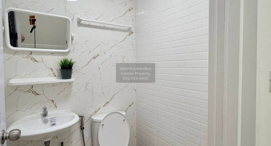 Casa adosada en venta de 3 habitaciones en Bang Phli, Samut Prakan