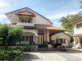 For sale 6 bedrooms house in Mueang Samut Prakan, Samut Prakan