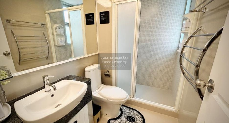 For rent 2 bedrooms condo in Huai Khwang, Bangkok