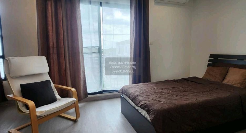 For rent 3 bedrooms townhouse in Saphan Sung, Bangkok
