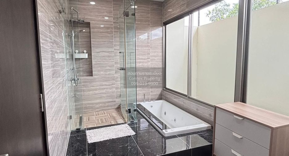 For rent 4 bedrooms house in Lat Krabang, Bangkok