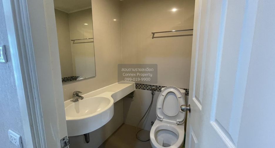 For rent 2 bedrooms condo in Yan Nawa, Bangkok