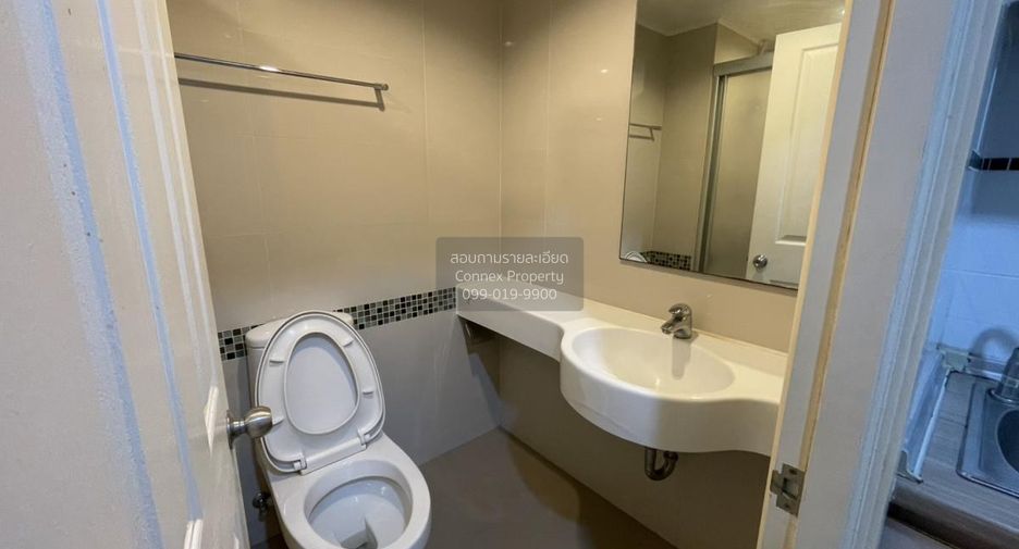 For rent 2 bedrooms condo in Yan Nawa, Bangkok