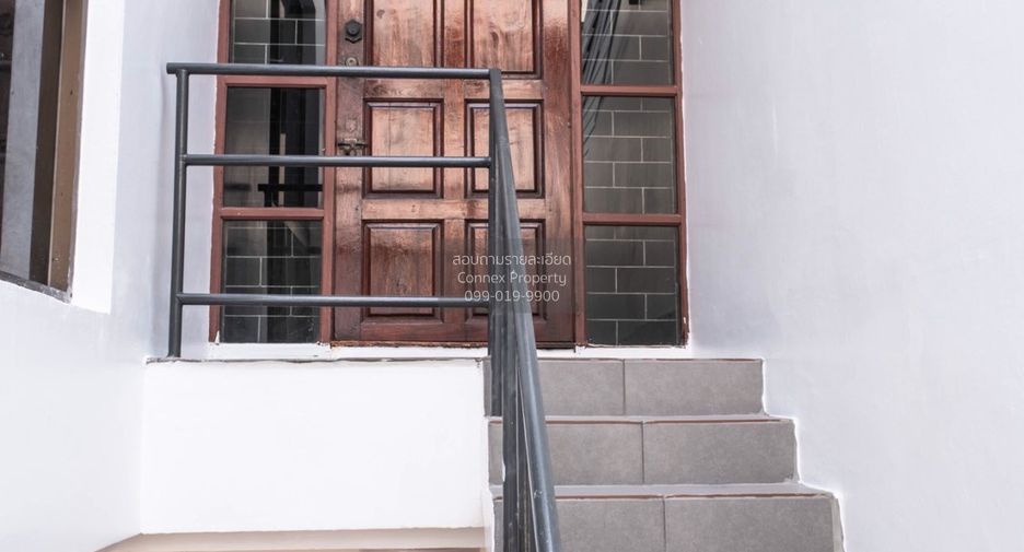 Reihenhaus zur Miete mit 3 Zimmer in Khlong Toei, Bangkok