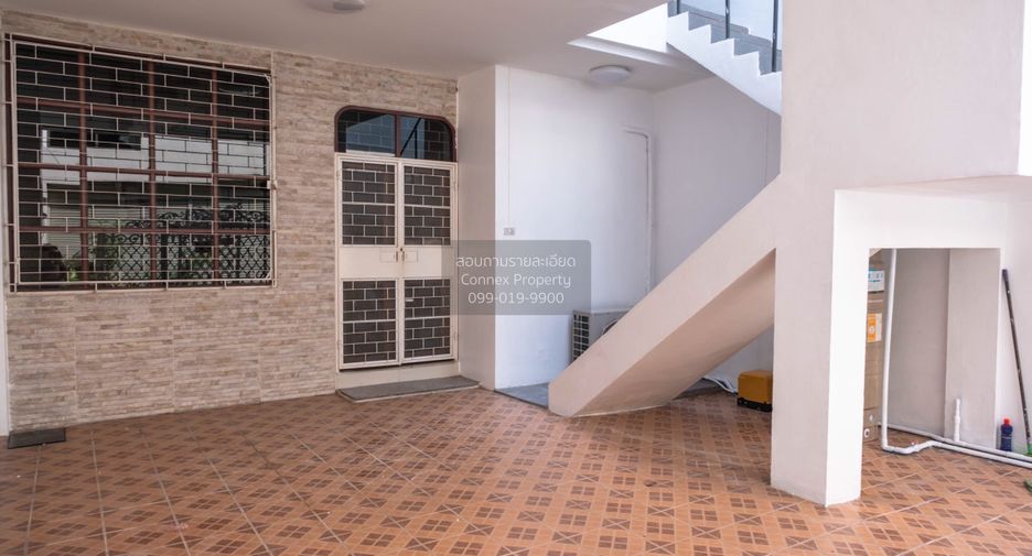 Reihenhaus zur Miete mit 3 Zimmer in Khlong Toei, Bangkok