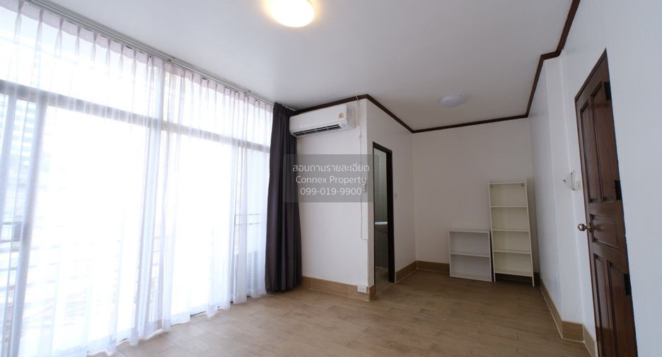 Reihenhaus zur Miete mit 3 Zimmer in Khlong Toei, Bangkok