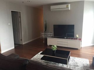 For rent 3 bedrooms condo in Huai Khwang, Bangkok