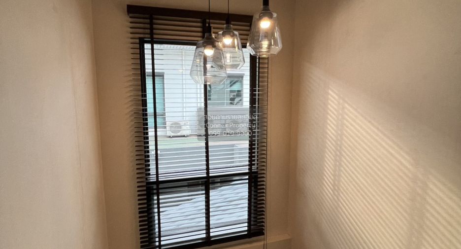 For rent 4 bedrooms house in Bang Kapi, Bangkok