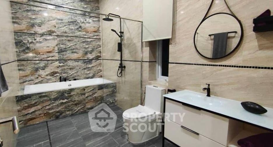 For sale 3 bedrooms villa in Bang Lamung, Chonburi