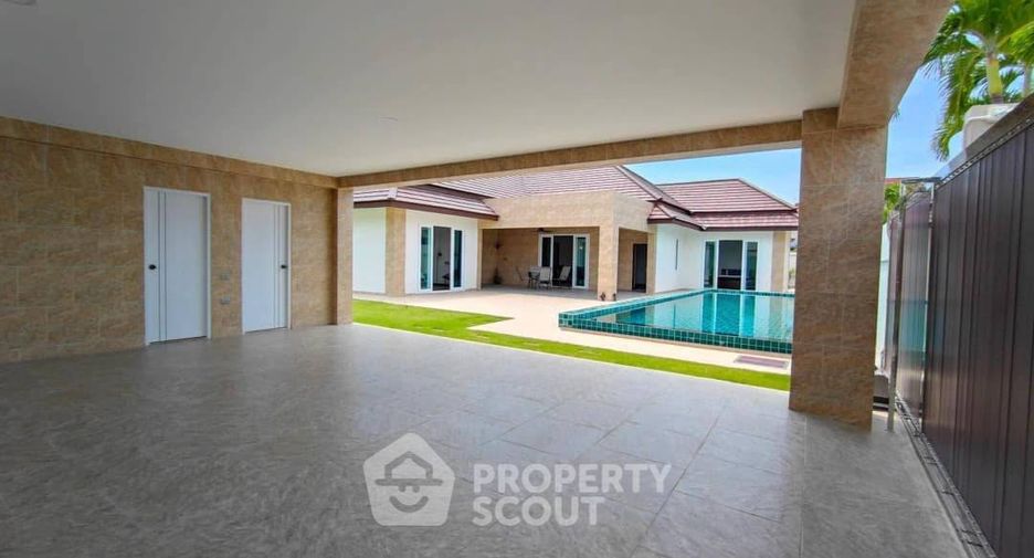 For sale 3 bedrooms villa in Bang Lamung, Chonburi