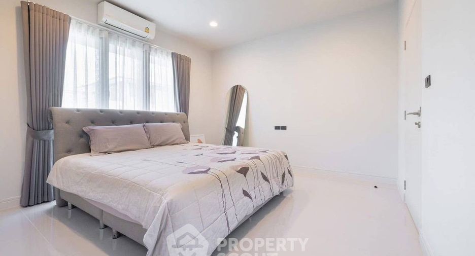 For sale 5 bedrooms house in Thawi Watthana, Bangkok