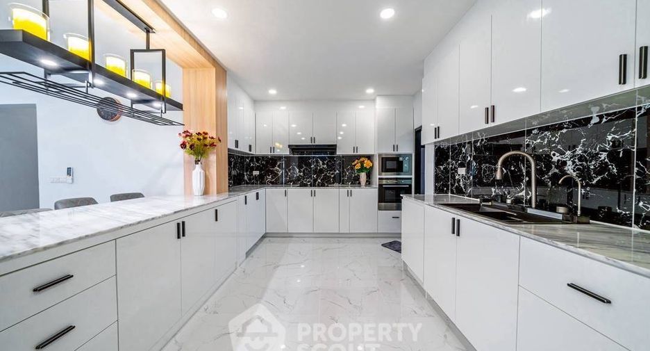 For sale 6 bedrooms villa in South Pattaya, Pattaya