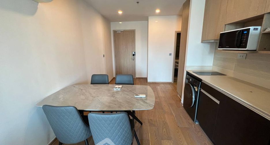 For rent 2 bedrooms condo in Pathum Wan, Bangkok