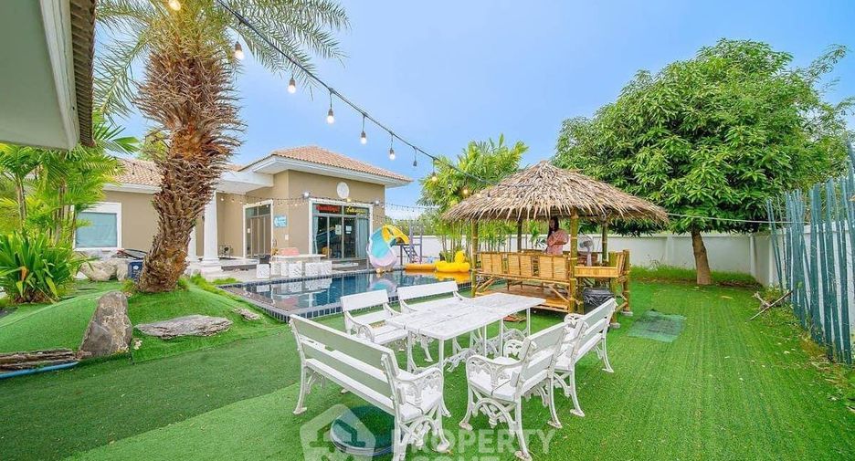For rent 3 bedrooms villa in Huay Yai, Pattaya