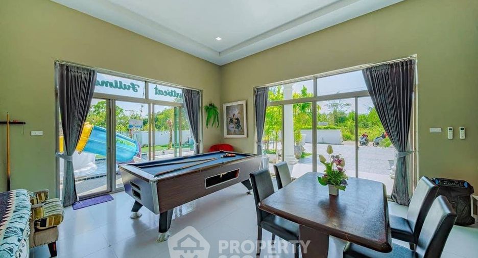 For rent 3 bedrooms villa in Huay Yai, Pattaya