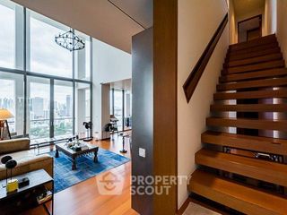 For rent 3 bedrooms condo in Sathon, Bangkok