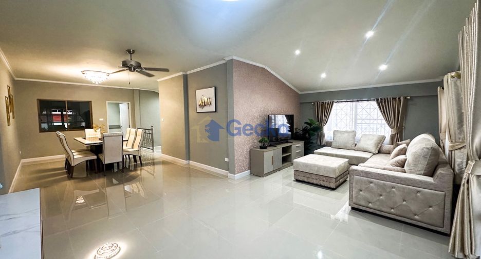 For sale 4 bedrooms house in East Pattaya, Pattaya