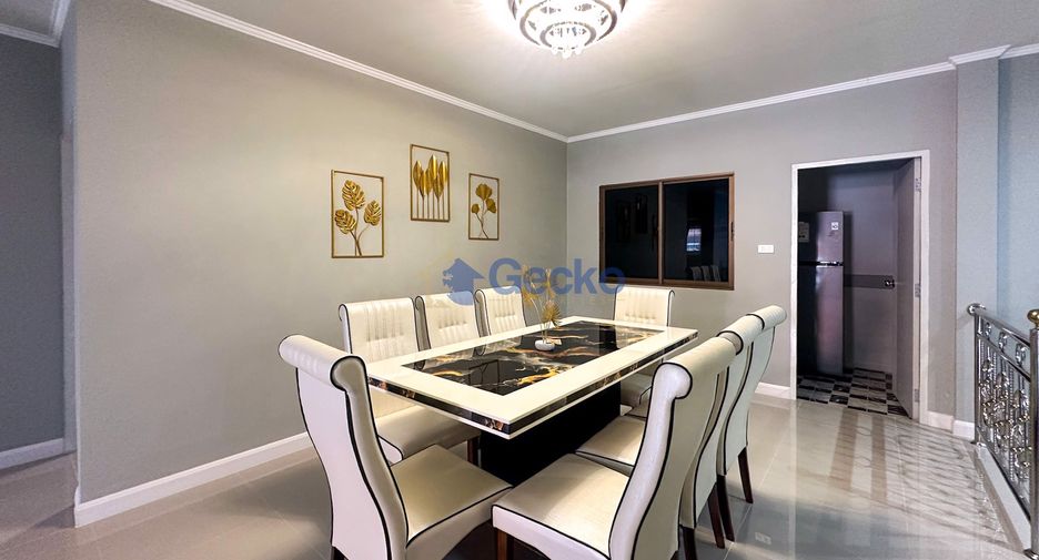 For sale 4 bedrooms house in East Pattaya, Pattaya