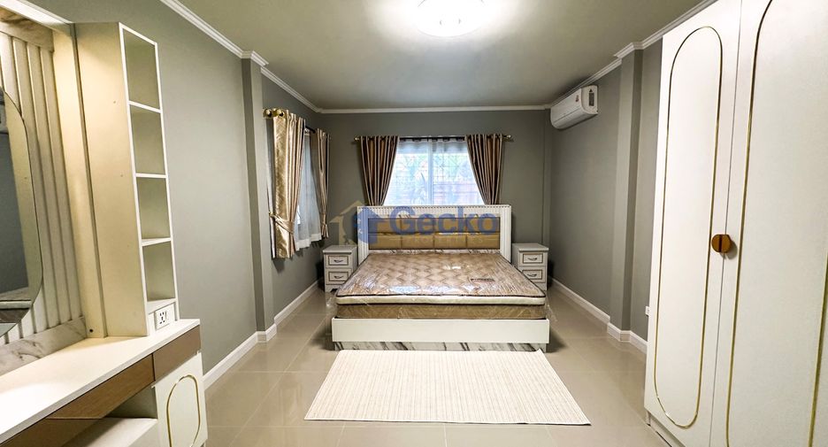 For sale 4 bedrooms house in East Pattaya, Pattaya