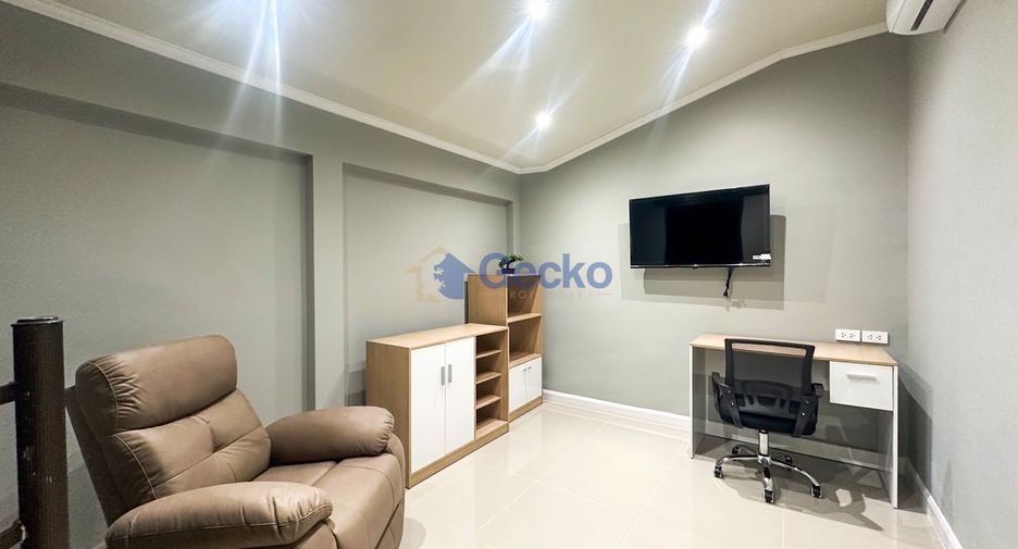 For sale 4 bedrooms house in East Pattaya, Pattaya